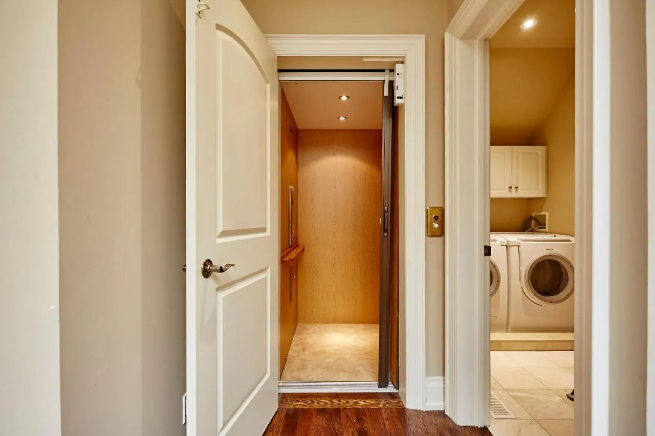 Aparthotel Elegant Apartment With Sauna豪宅整层 Toronto Kanada