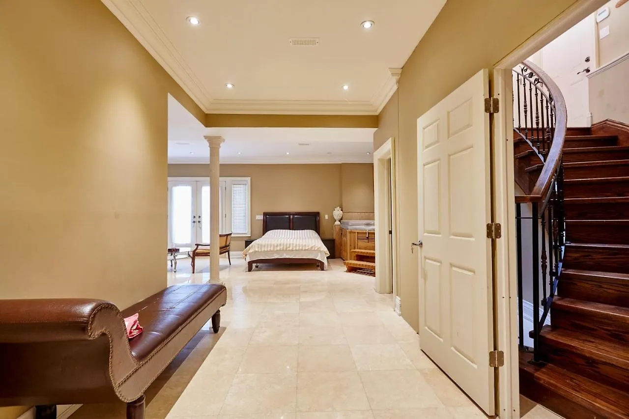 Aparthotel Elegant Apartment With Sauna豪宅整层 Toronto